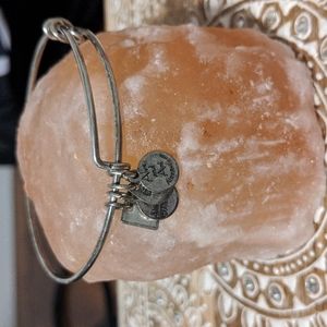 Plain silver Alex and Ani stacker